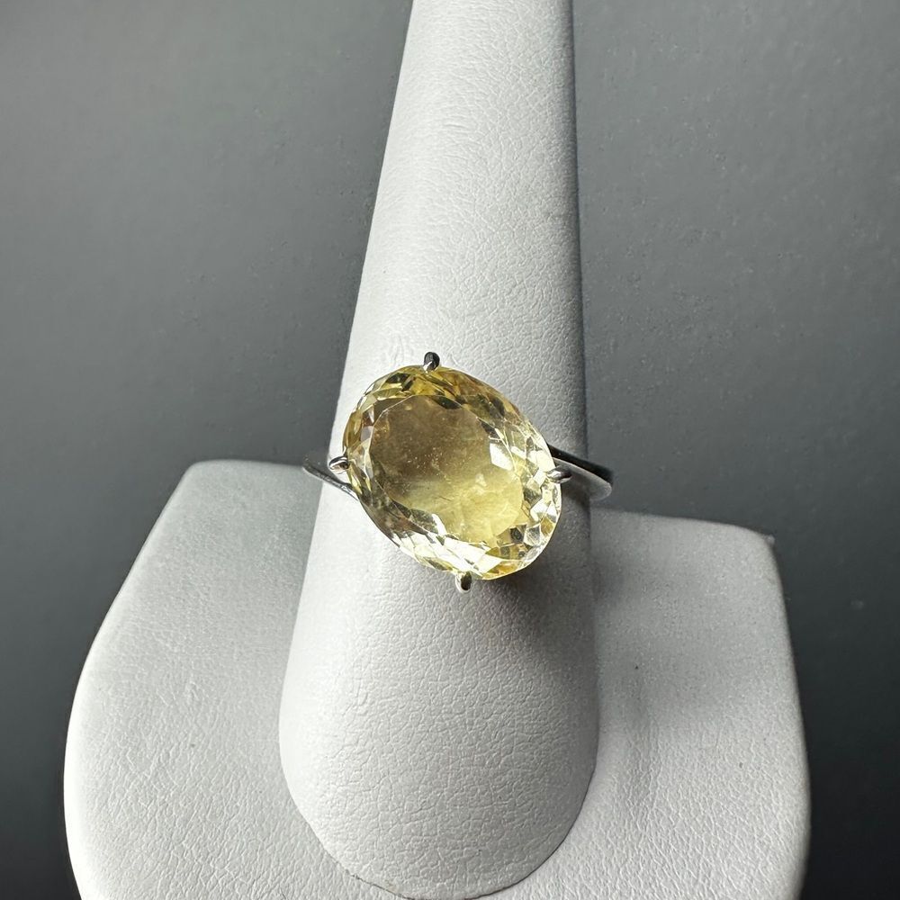 NWOT 11x13mm faceted lemon quartz oval cut‎ solitaire ring in sterling silver!